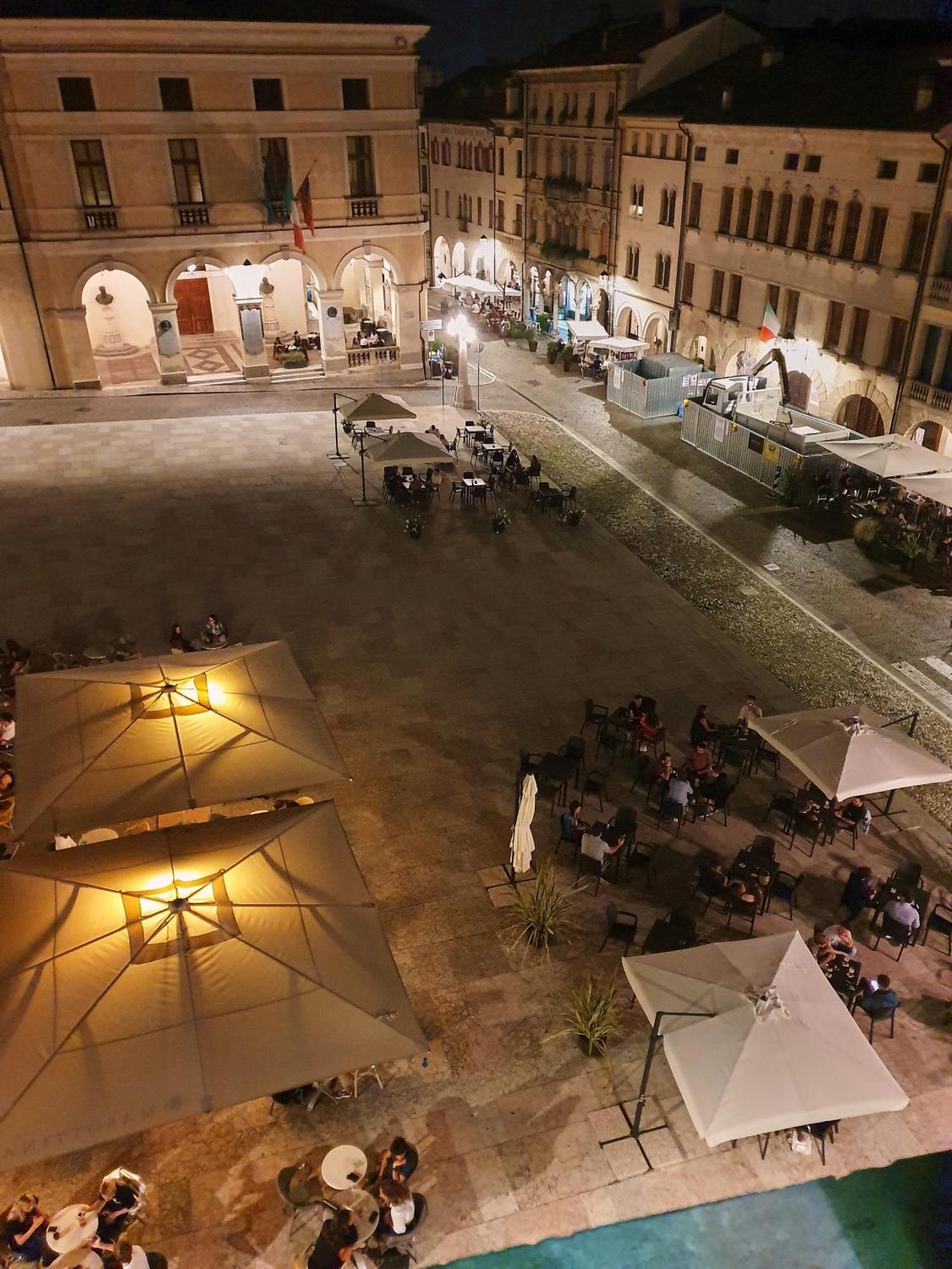 דירות קונליאנו Attico Di Piazza Cima מראה חיצוני תמונה